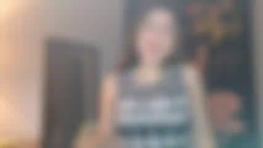 La nostra prima sessione di facesitting pov: è l'ora della tua sessione irl! Lasciami spiegare come andrà a finire la nostra prima sessione di facesitting. Ti mostrerò esattamente dove sarà il tuo viso durante la nostra sessione... Nel profondo del mio meraviglioso culo! Puoi gestirlo??