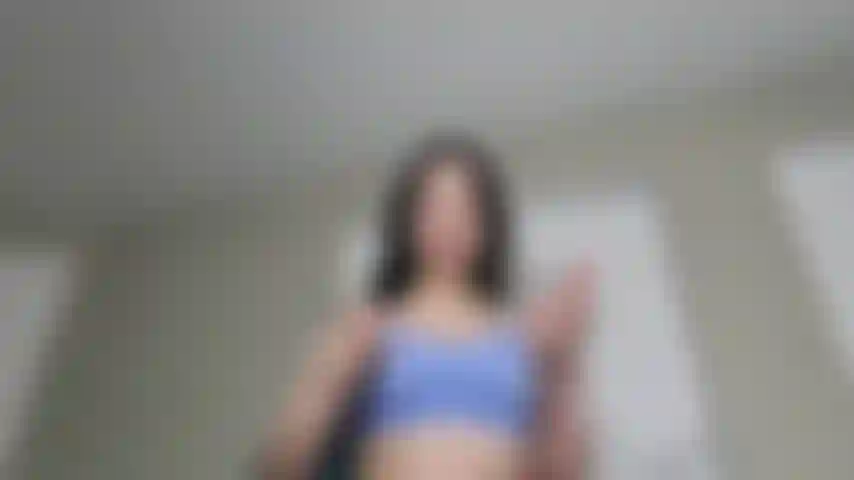 Punizione post allenamento: sono stata produttiva tutto il giorno e tu sei rimasta a letto! So come insegnarti... Ti punirò facendoti adorare il mio corpo post allenamento... Sudore e tutto il resto.