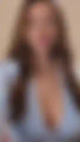 Gioco con le tette naturali.