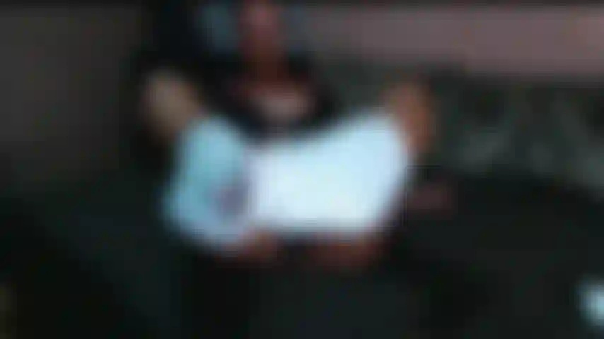 15. Il mio programma pvt. Annusa annusa assaggia i miei calzini bianchi sporchi.