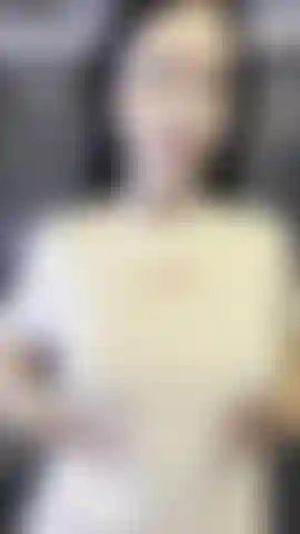 57. Maglietta bagnata sotto la doccia e senza mutandine ;).