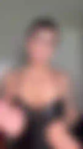 Sono una slut spaccafamiglie qui per rovinarti la vita e prenderti tutto quello che possiedi!