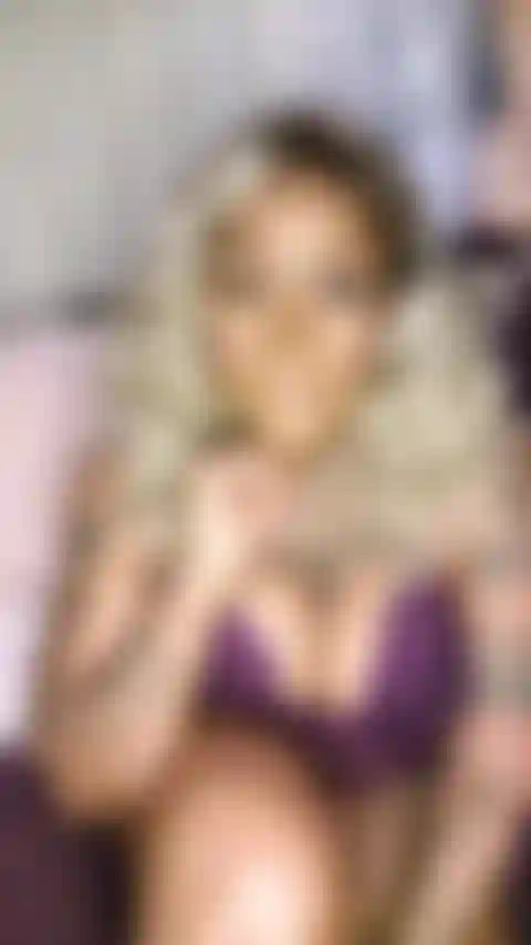 Mi vizi, mi unisco a te, la mia felicità è tutto ciò che conta.