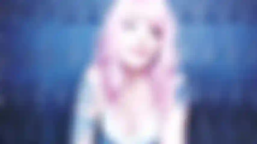 La dea ridacchia e prende in giro la tua piccola penna.