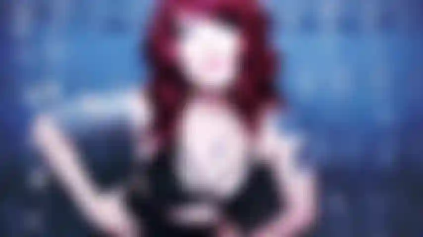 La calda casalinga addestra uno stupido cucciolo.