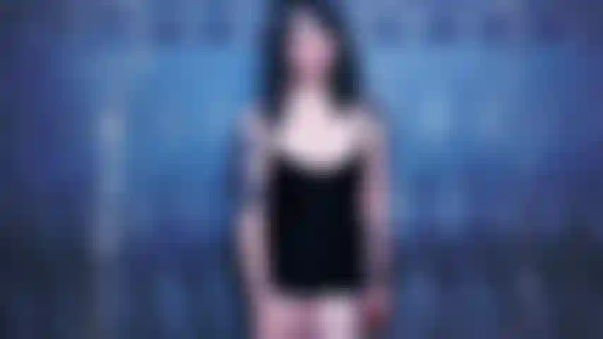 Vestita da troia femminuccia!