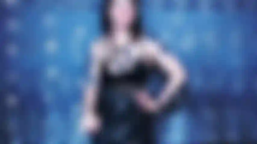 Sissy si allena con la dea valchiria!