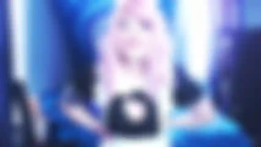 La cameriera carina vuole pulirti il culo per usarlo! ( Femdom).