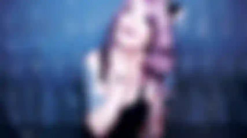 Dea strapon gioca con cei.