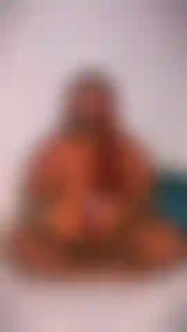 Che conclude la mia notte nel modo giusto. Che fa gocciolare olio su ogni centimetro del mio corpo.