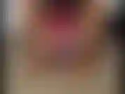 (25) GoldieStar in questo set fotografico di slideshow indossa un top a rete rosa shocking e mutandine bianche... Per gli amanti dei piedi!