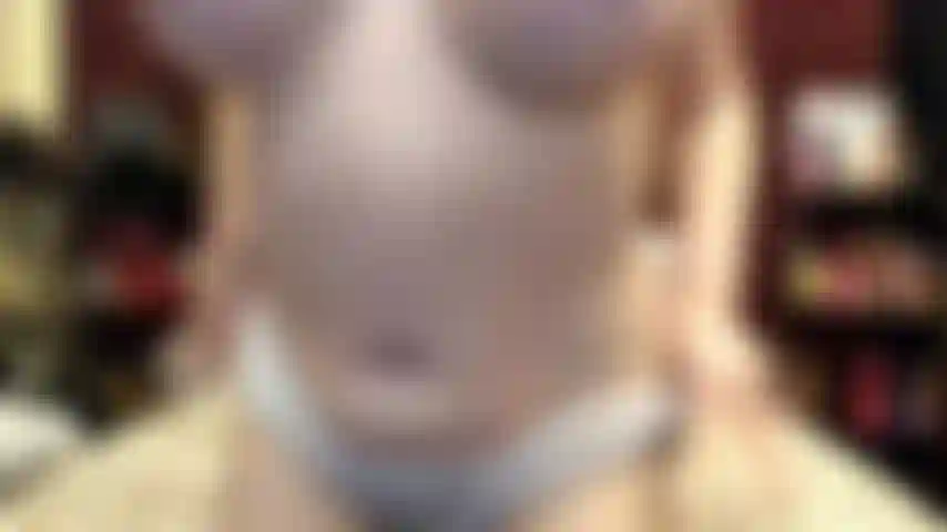 ( Gs.392) GoldieStar si esibisce nel gold show. Roleplay(chiamando per nome tutti i ragazzi nella stanza...) 9 Minuti. Una milf, nuda, a piedi nudi, che squirta, faccio sesso anale, con doppia penetrazione, tutti con dildo bianchi (12/12/2021).