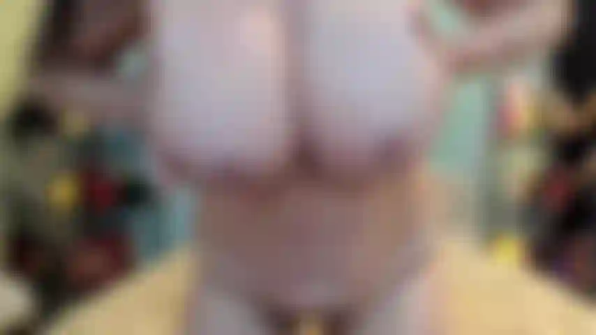 ( Gs.996) _ Maga_ GoldieStar si esibisce in uno spettacolo d'oro - 10 minuti. Cappello maga, tutti dildo bianchi, anale, doppia penetrazione, tette grosse, culo grosso, gilf, figa pelosa, squirting (9/11/2024).