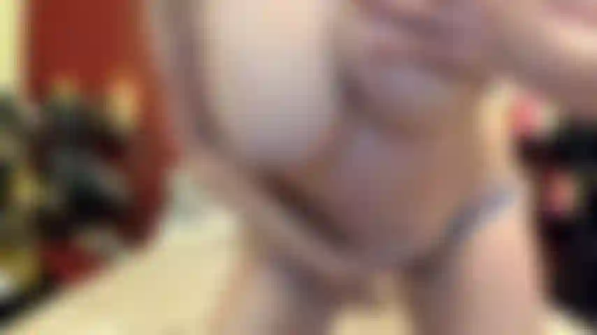 ( Gs.535) GoldieStar si esibisce nel gold show - 9:01 minuti. Figa pelosa, tette grandi, tacchi rossi con plateau, schizzi, giocattolo interattivo, anale, doppia penetrazione interrazziale (27/4/22).