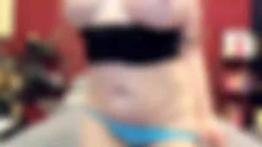 ( Gs.565) GoldieStar si esibisce nel gold show - 9 minuti. Grandi tette, gilf, figa pelosa, piedi nudi, schizzi, anale, doppia penetrazione (15/05/2022).