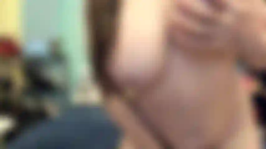 ( Gs.672) GoldieStar si esibisce nel gold show - 11:01 minuti. Grandi tette, gilf, figa pelosa, schizzi, piedi nudi, anale, doppia penetrazione, plug anale di vetro (28/07/2022).