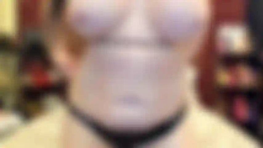 ( Gs.390) GoldieStar si esibisce nello spettacolo gold. Roleplay(chiamando per nome tutti i ragazzi nella stanza...) 10 Minuti. Bikini nero perizoma, milf, tette grandi, squirting, anale con un grosso dildo rosso, cavalcata, figa pelosa (12/12/2021).