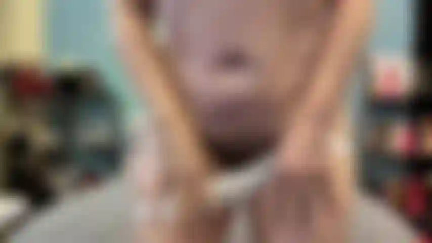 ( Gs.642) GoldieStar si esibisce nel gold show - 11:01 minuti. Grandi tette, gilf, tacchi alti borchiati neri, figa pelosa, schizzi, giocattolo interattivo, anale, doppia penetrazione, tutti dildo bianchi (25/06/2022).