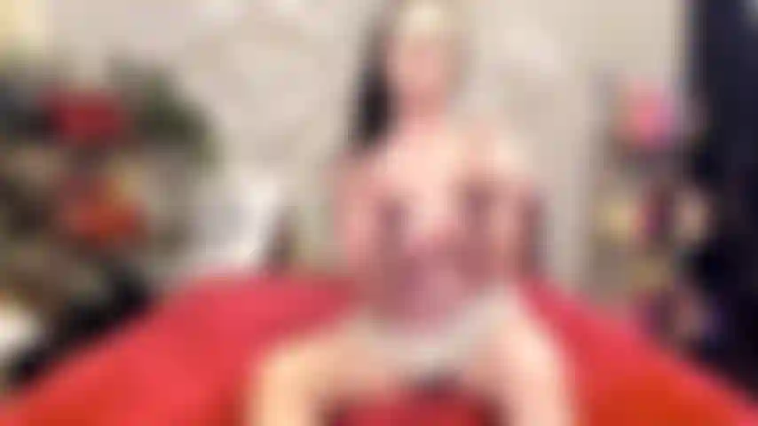 ( Gs.411) GoldieStar si esibisce nel gold show. Roleplay (chiamare per nome tutti i ragazzi nella stanza...) 13:59 Minuti. Una milf, tacchi bassi beige, schizzi, giocattolo interattivo, anale, doppia penetrazione interrazziale (20/12/2021).