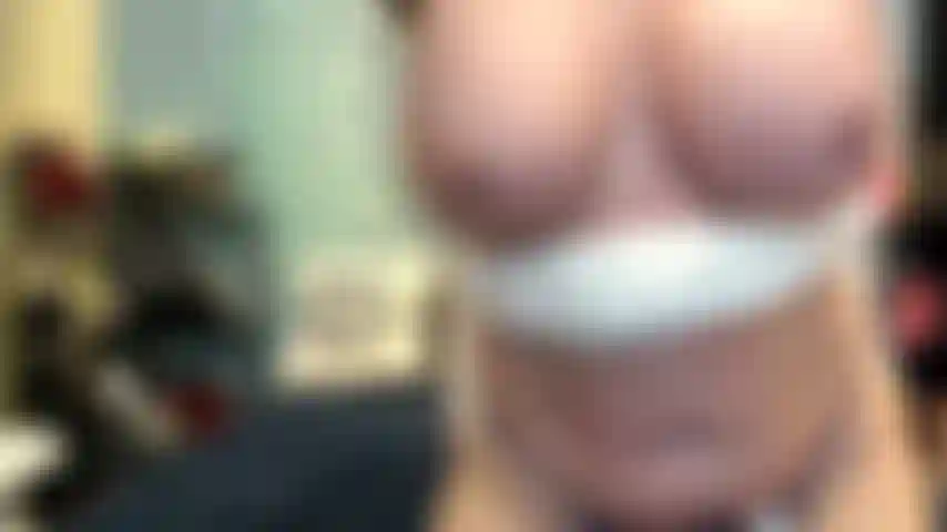 ( Gs.575) GoldieStar si esibisce nel gold show - 11 minuti. Gilf, tette grandi, culo grosso, figa pelosa, schizzi, piedi nudi, olio, anale, doppia penetrazione, tutti vibratori neri (22/05/2022).