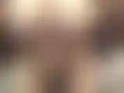 (21) GoldieStar si scopa la figa stretta con un dildo viola giocando con i capezzoli.
