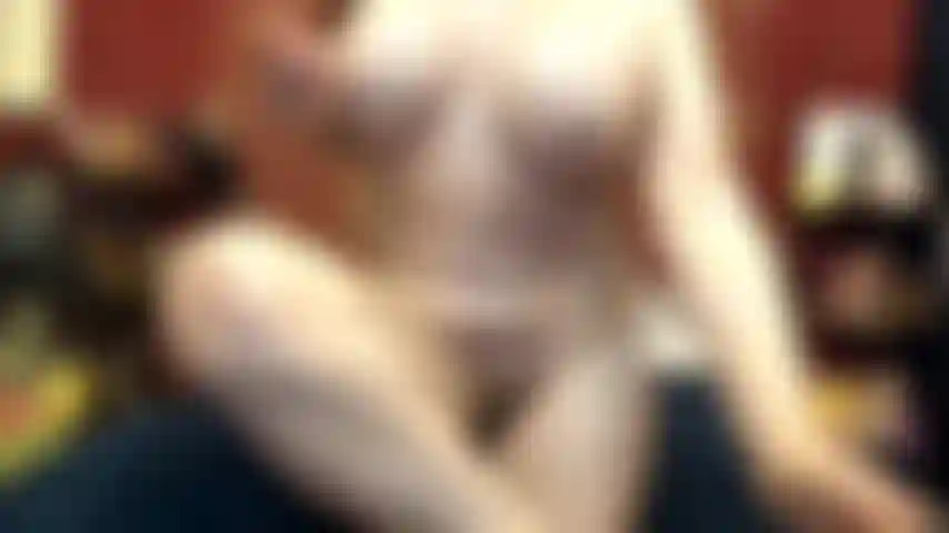 ( Gs.36) GoldieStar si esibisce nel gold show. Roleplay(chiamando per nome tutti i ragazzi nella stanza...) 9 Minuti. Gioco di ruolo, anale, schizzo, primo piano, doppia penetrazione, apertura della figa (4/1/2021).