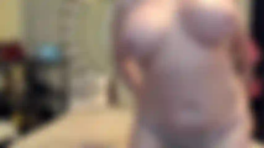 ( Gs.832) GoldieStar si esibisce nel gold show - 10:01 minuti. Grandi tette, culo grosso, figa pelosa, giocattolo interattivo, schizzi, anale, doppia penetrazione (4/12/2022).