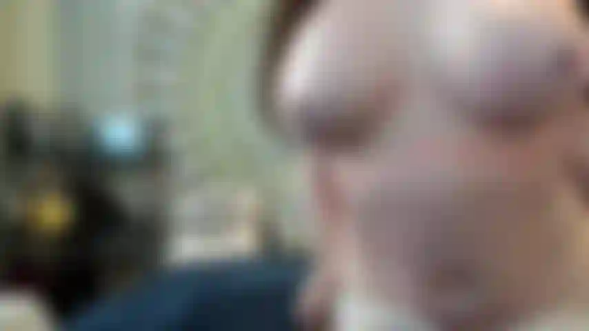 ( Gs.910) GoldieStar si esibisce nel gold show - 8:59 minuti. A piedi nudi, con la figa aperta, grandi tette, culo grosso, gilf, figa pelosa, schizzi, anale, doppia penetrazione, tutti dildo bianchi (3/12/2023).