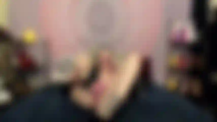 ( Gs.366) GoldieStar si esibisce nel gold show. Roleplay(chiamando per nome tutti i ragazzi nella stanza...) 12 Minuti. Tacchi alti tempestati di strass neri, tette grandi, milf, giocattolo interattivo, schizzi, anale, doppia penetrazione, gioco di ruolo (4/12/2021).