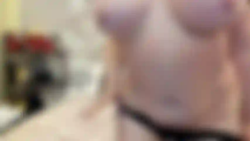 ( Gs.443) GoldieStar si esibisce nel gold show. Roleplay(chiamare tutti nella stanza per nome...) 11 Minuti. Tettona, gilf, squirta, piedi nudi, giocattolo interattivo, anale, doppia penetrazione, tutti dildo bianchi (19/01/2022).