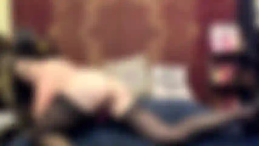 ( Gs.382) GoldieStar si esibisce nel gold show. Roleplay (chiamare per nome tutti i ragazzi nella stanza...) 9:01 Minuti. Mutandine nere. Calze nere. Tacchi alti neri, tette grandi, squirting, scopata con dita, anale, doppia penetrazione, tutti dildo neri (12/12/2021).