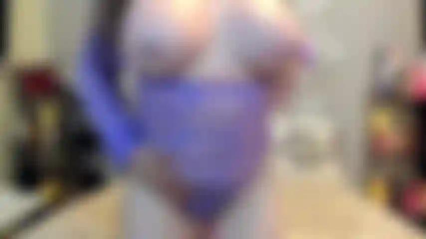 ( Gs.825) GoldieStar si esibisce nel gold show - 10:01 minuti. Grandi tette, primo piano, figa pelosa, squirting, dita nel culo, anale, doppia penetrazione, grosso dildo rosa, piedi nudi, sperma cremoso (27/11/2022).