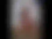 (20) GoldieStar in questo set fotografico di slideshow indossa un maglione blu e cavalca un vibratore.