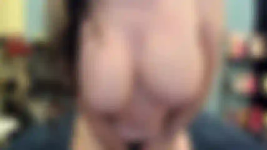 ( Gs.635) GoldieStar si esibisce nel gold show - 11 minuti. Culo grosso, tette grandi, piedi nudi, gilf, figa pelosa, anale, doppia penetrazione (24/06/2022).