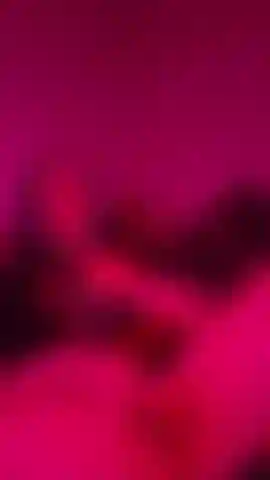 Un lungo video di masturbazione, con piercing al clitoride, penetrazione e pura eccitazione.