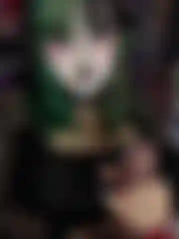 Ragazza goth masturba un cazzo nero enorme!