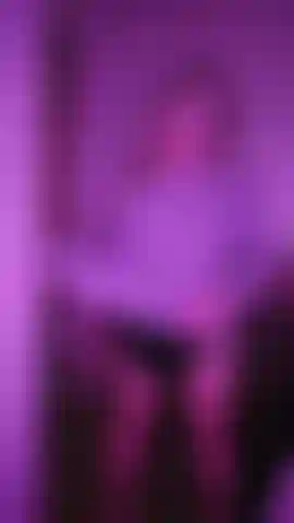 Spogliati e vestiti con me.