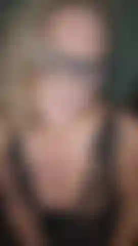 Lasciami succhiarti il ​​cazzo.