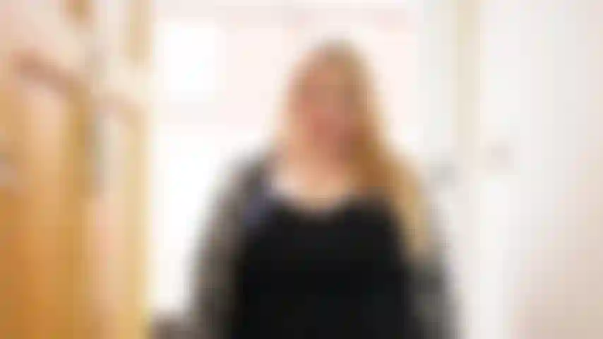 La vicina sgualdrina: mi sono appena trasferita nella casa accanto e voglio sedurti!