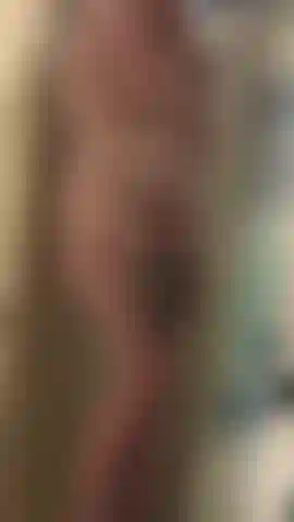 È ora della doccia! Bagnata e insaponata, bella e pulita!