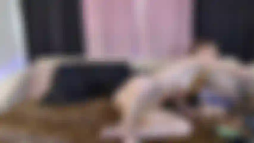 Che schizza sui piedi.