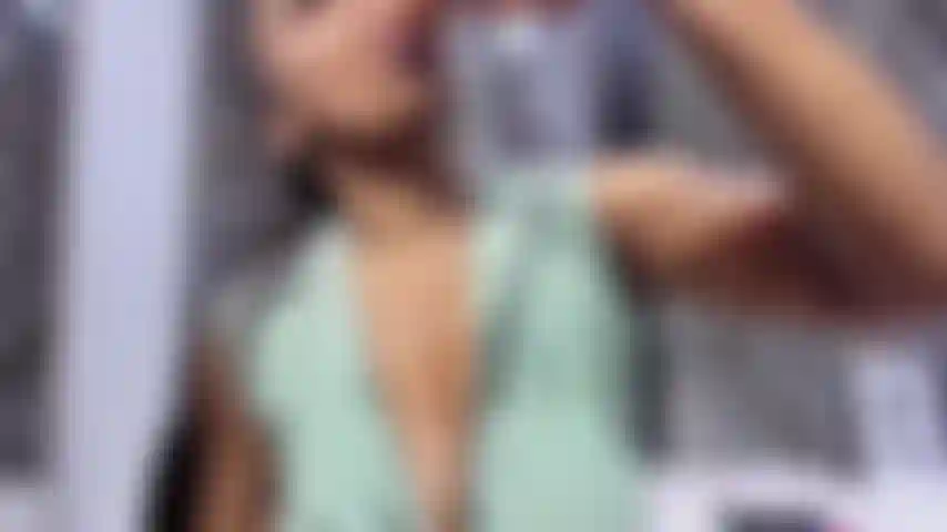 Devys mi fa un pompino profondo!