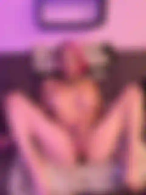 Ho un plug anale vibe e squirto leggermente.