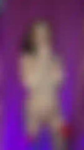 Play with my naked body