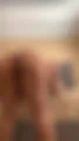 Che cavalca un grosso cazzo fino a ricevere una sborrata interna.