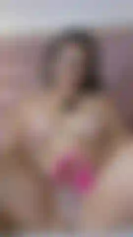 Il dildo si sente così bene nella mia figa.