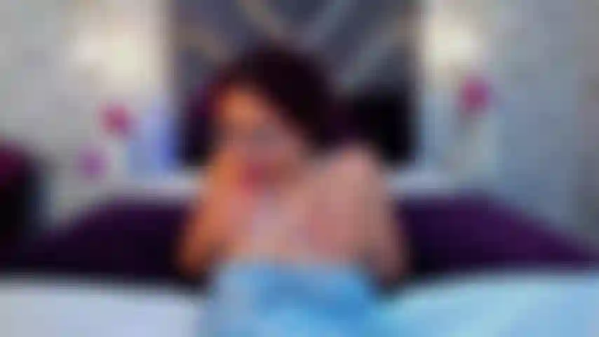 Chiudi gli occhi e scopa il mio corpo sexy nella tua mente, finché non ne potrai più.