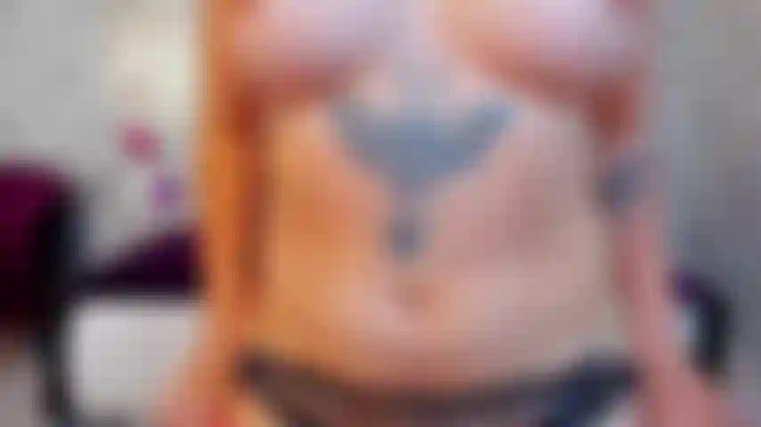 So che muori dalla voglia di vedermi giocare con il mio dildo... Immaginando come lo faccio scivolare lentamente tra le mie gambe, come gemo a ogni movimento... Vuoi che lo faccia per te?