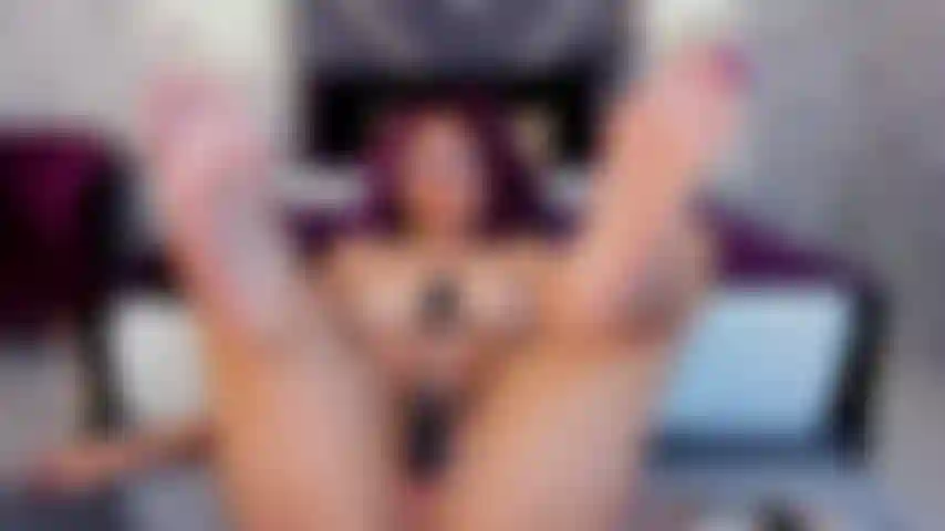 Oggi mi lascio trasportare dal piacere mentre gioco con il mio vibratore preferito. Ogni gemito, ogni movimento, è catturato per farti sentire come se fossi proprio qui con me. Osi vedere come mi spingo al limite?