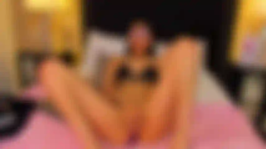 Una figa bagnata e giocosa.